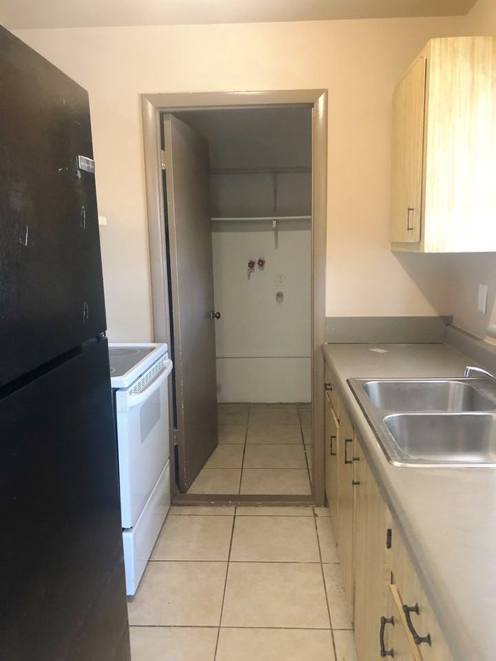 2811 Fulford St - Photo 7 of 17