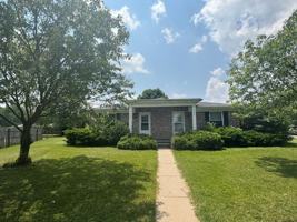 featured image of 1228 S Creek Ln