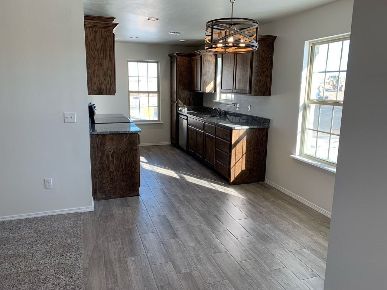 6904 Mercury Trl - Photo 3 of 9