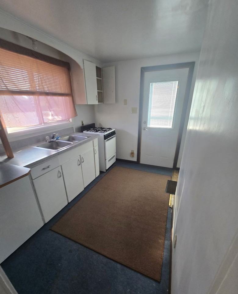 1208 Milwaukee St - Photo 6 of 7