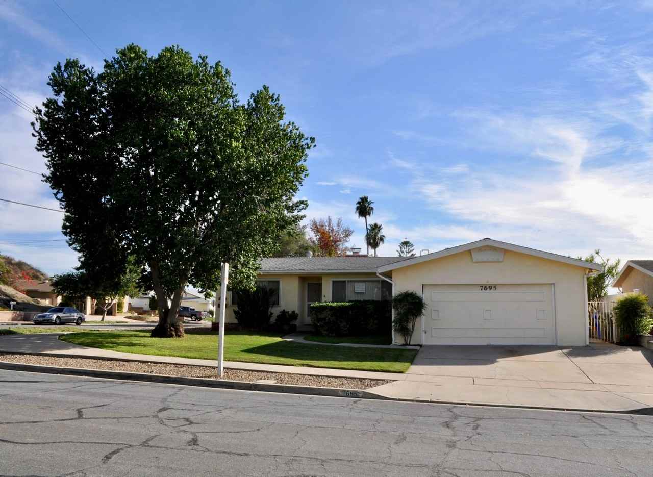 7695 Torrem St - Photo 4 of 24