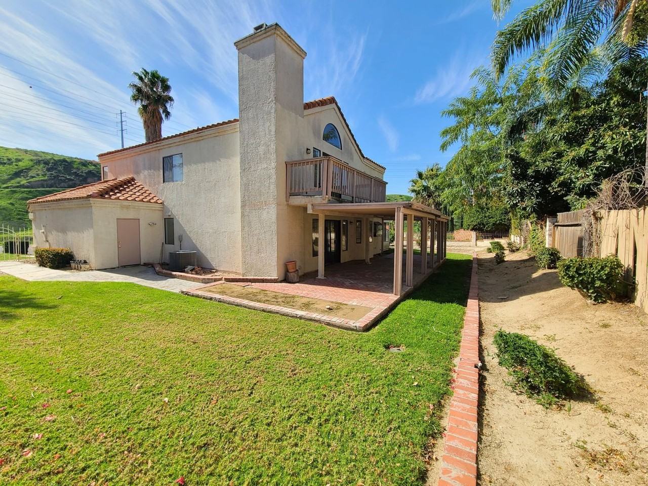 3075 Prado Ln - Photo 3 of 24