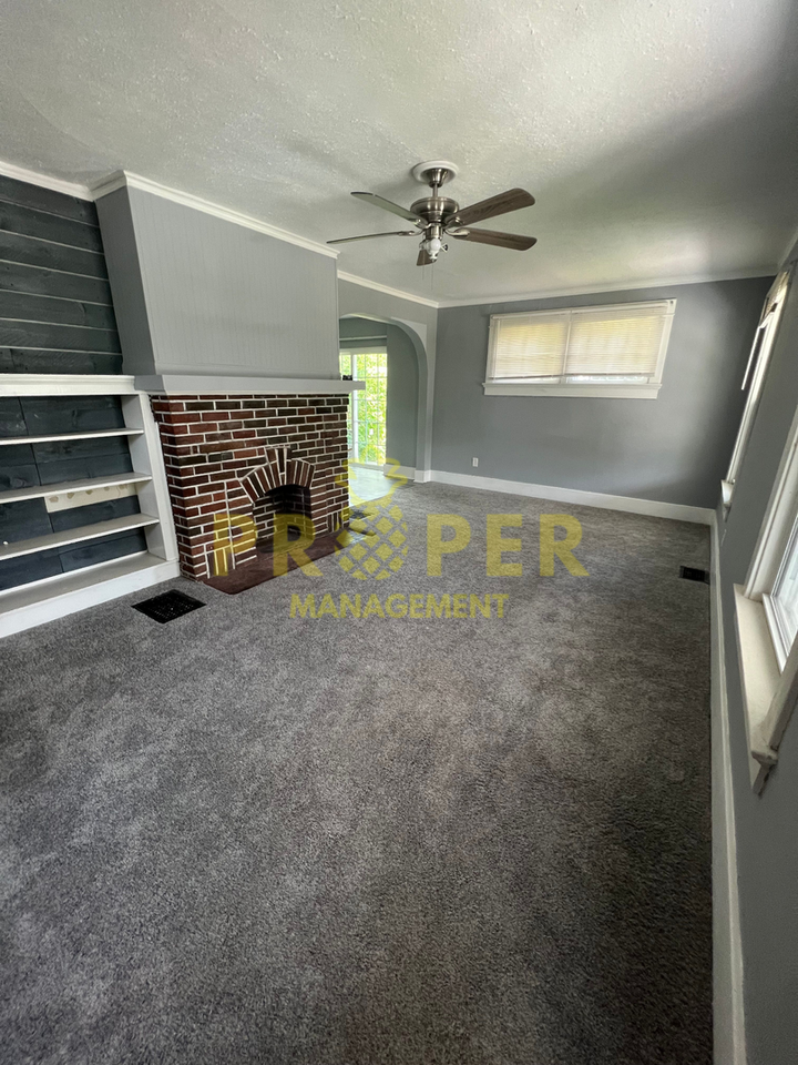 2137 Ravenwood Ave - Photo 2 of 11