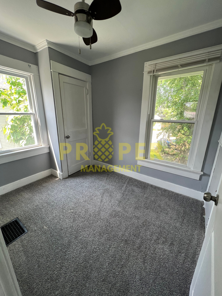 2137 Ravenwood Ave - Photo 6 of 11