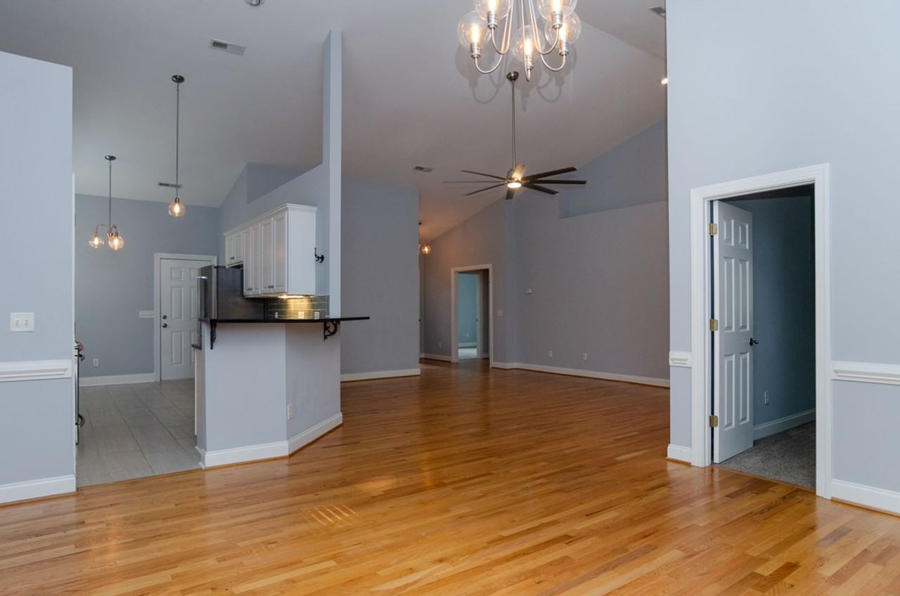 206 Hanging Moss Ct - Photo 3 of 32