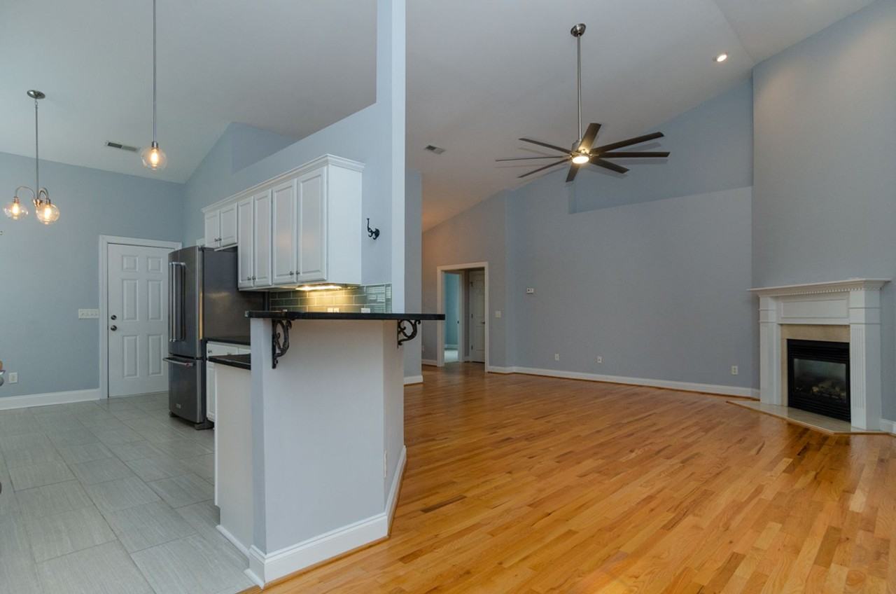 206 Hanging Moss Ct - Photo 4 of 32