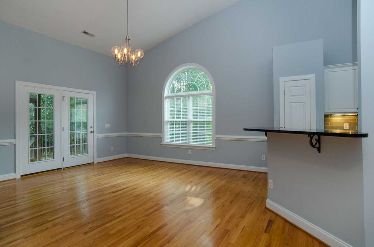 206 Hanging Moss Ct - Photo 7 of 32