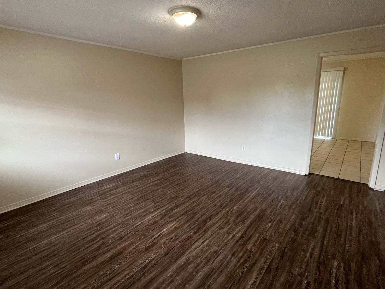 101 Love St - Photo 2 of 10