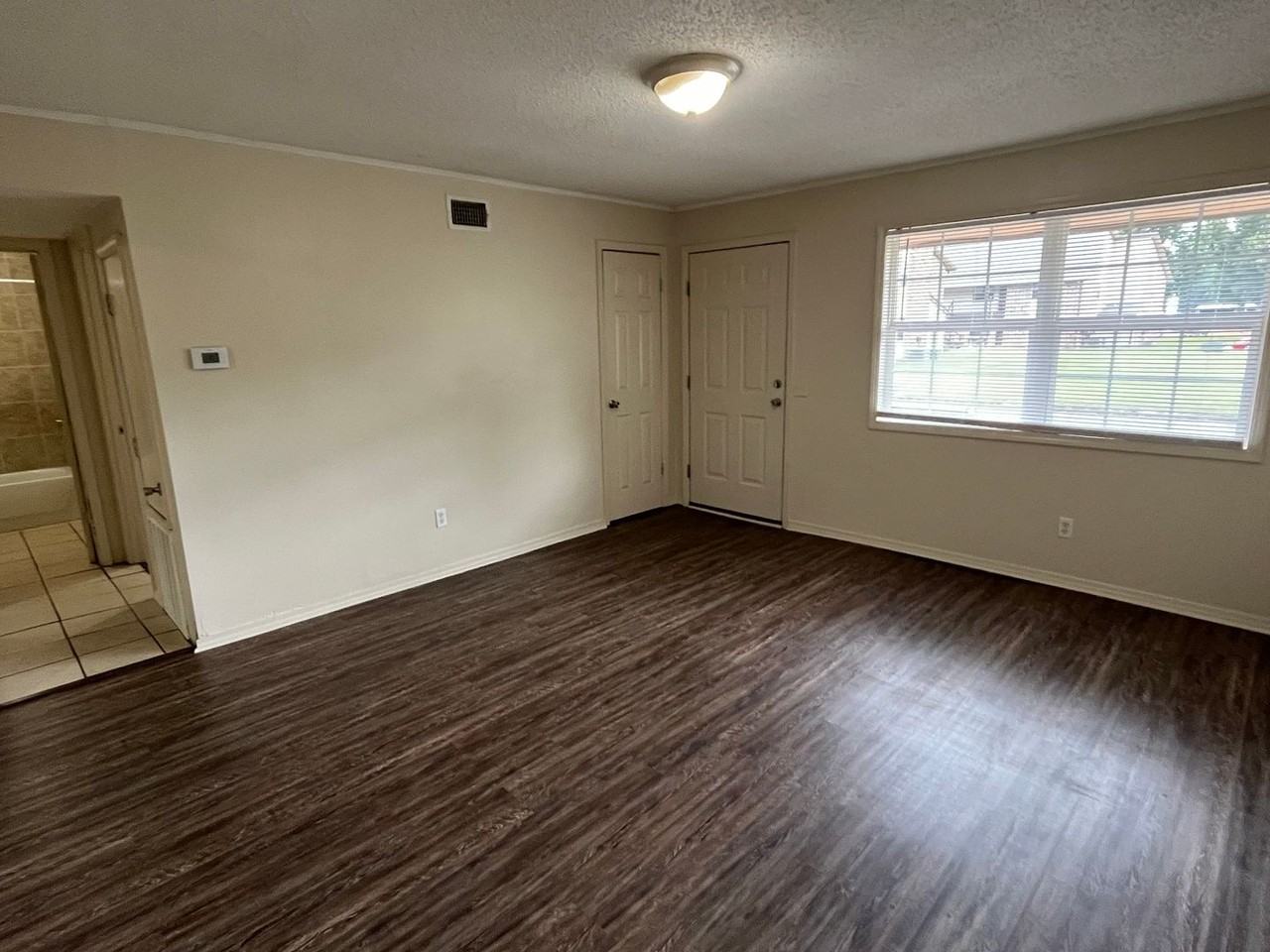 101 Love St - Photo 3 of 10