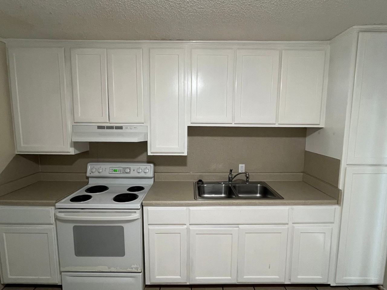 101 Love St - Photo 5 of 10