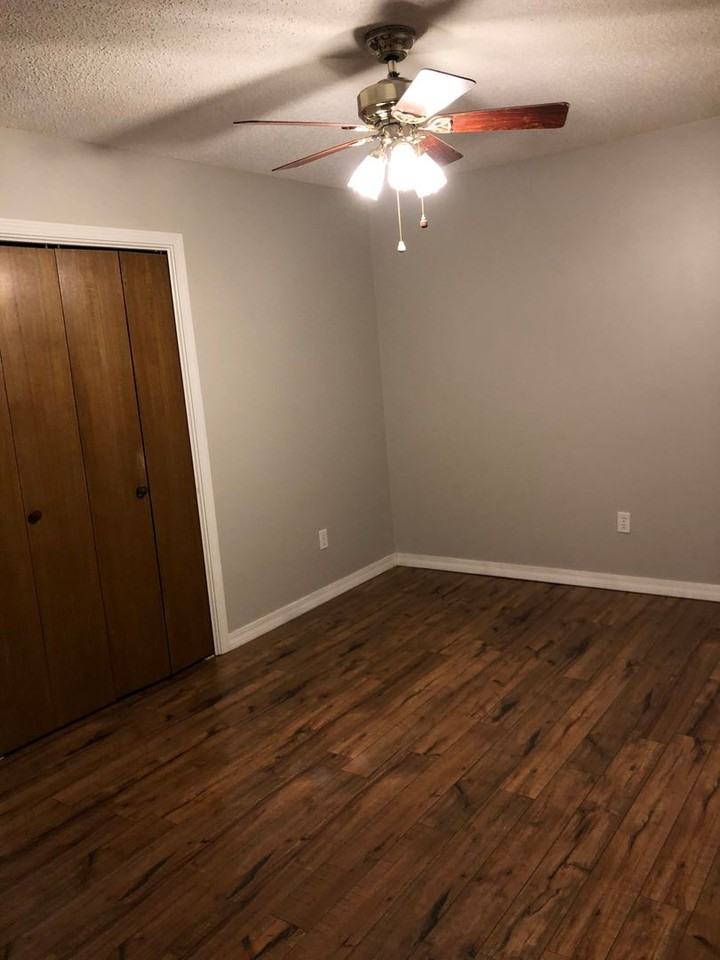 725 Resimont Dr - Photo 2 of 11