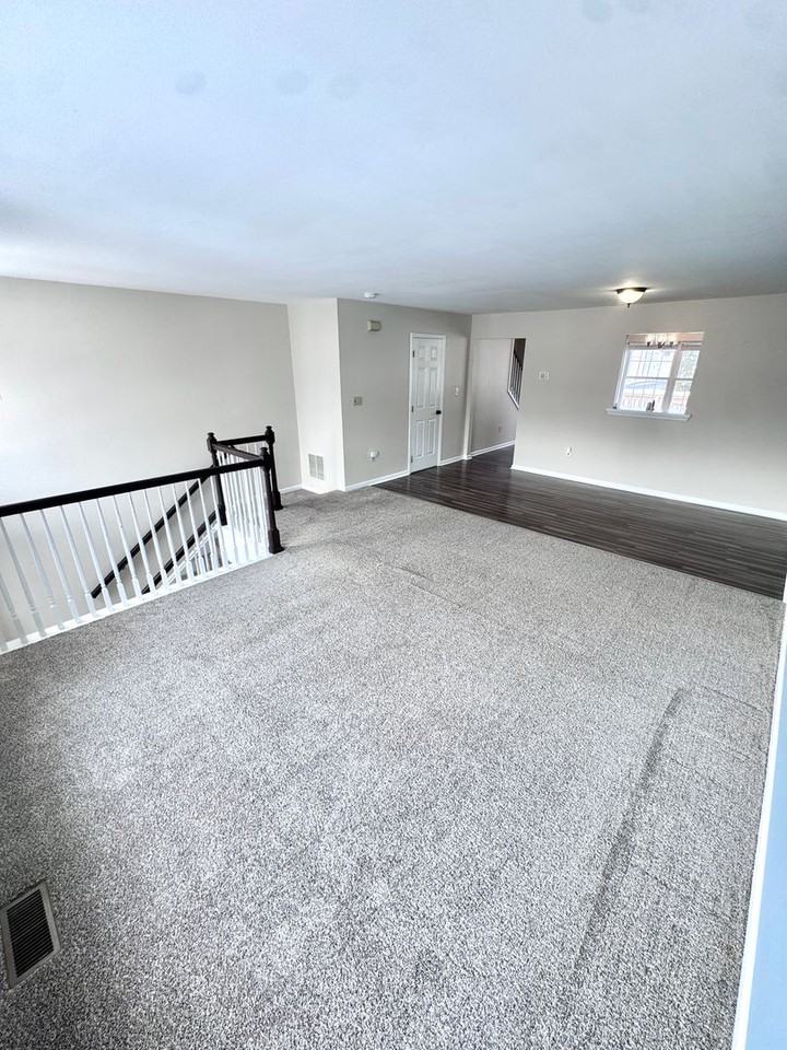 117 N Oak St - Photo 6 of 27