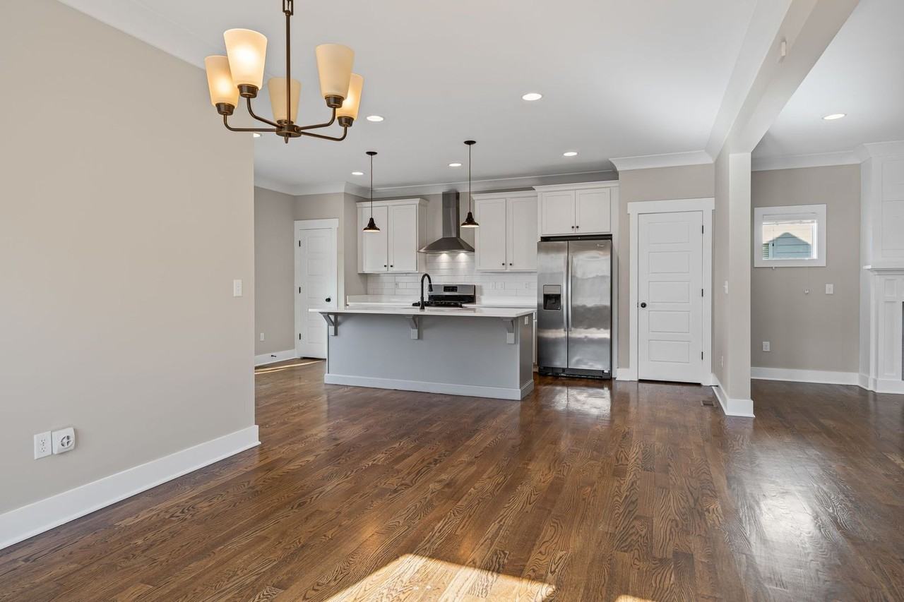 1615 21st Ave N - Photo 2 of 32