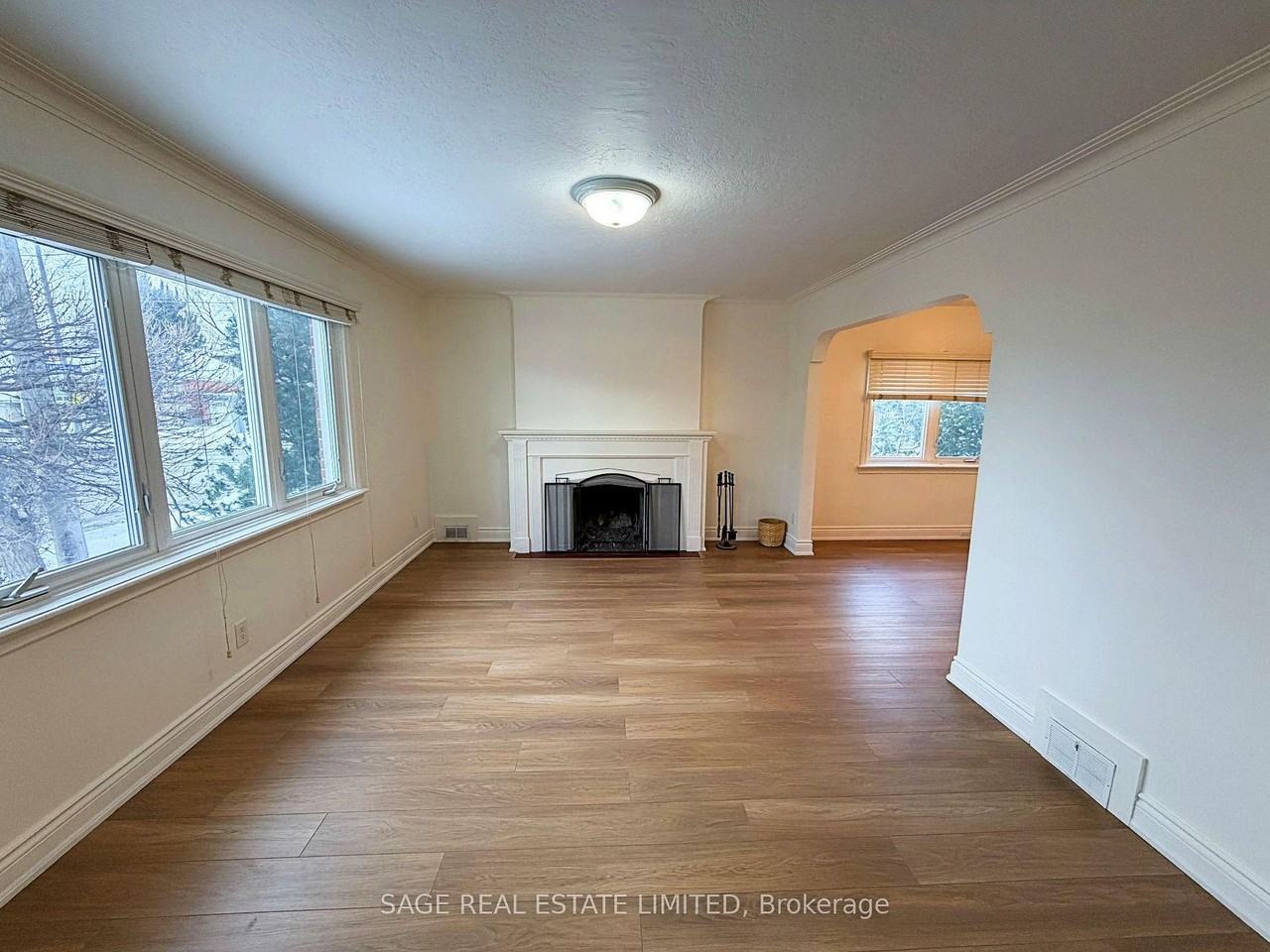 375 Lawrence Avenue West - Photo 4 of 14