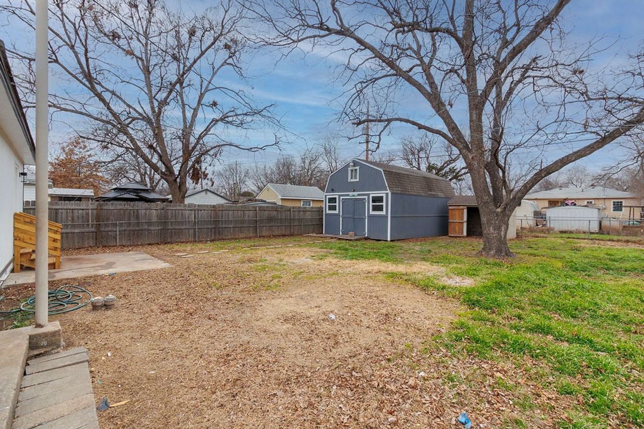 1809 Nw Lincoln Ave - Photo 2 of 25