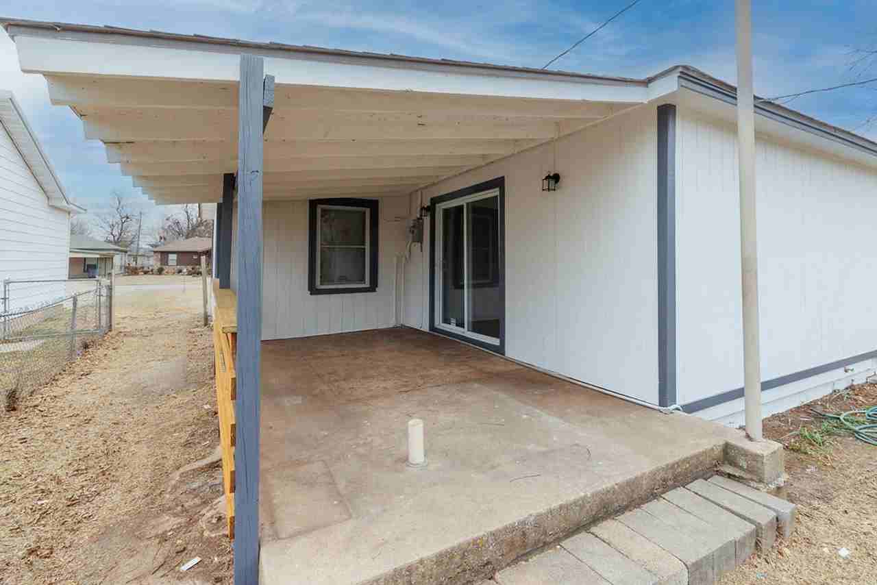 1809 Nw Lincoln Ave - Photo 4 of 25