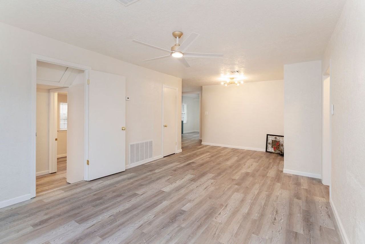 1809 Nw Lincoln Ave - Photo 5 of 25