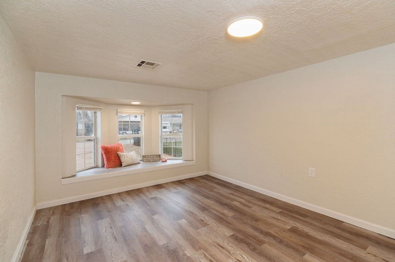 1809 Nw Lincoln Ave - Photo 7 of 25