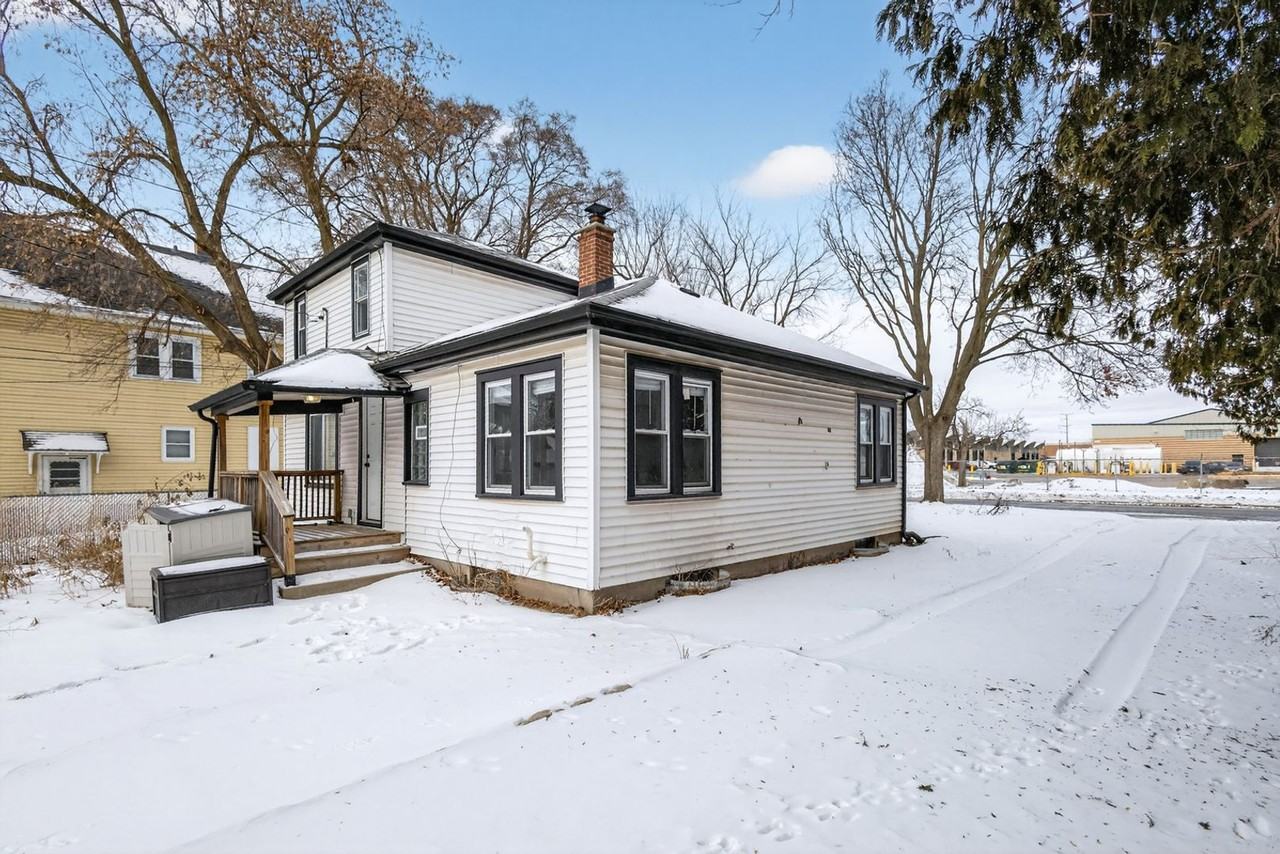 1631 W Custer Ave - Photo 2 of 20