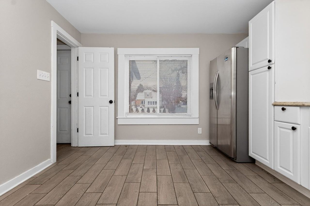 1631 W Custer Ave - Photo 5 of 20