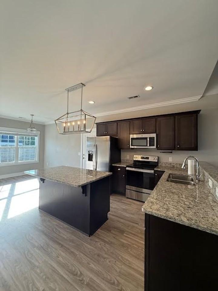 7437 Courtney Pines Rd - Photo 7 of 18