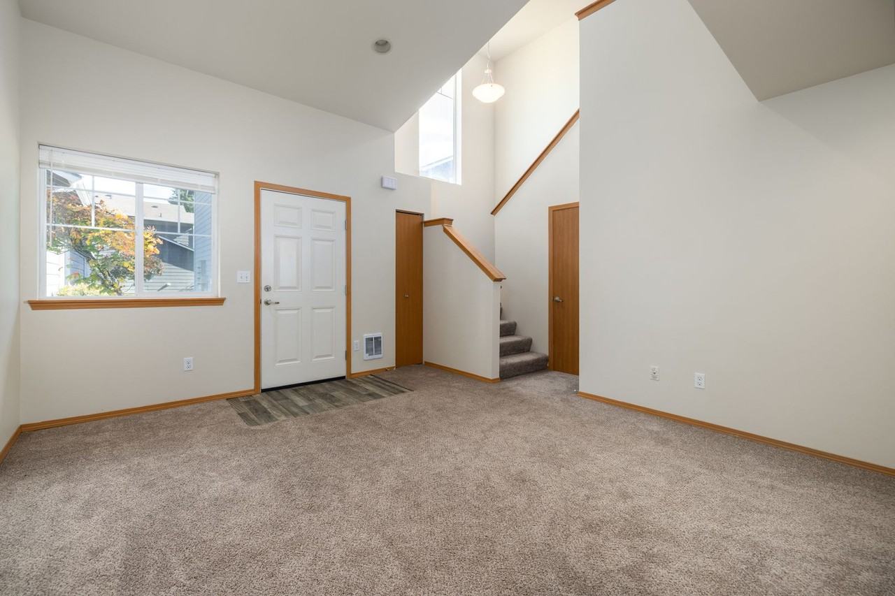 18222 Smokey Point Blvd - Photo 4 of 15