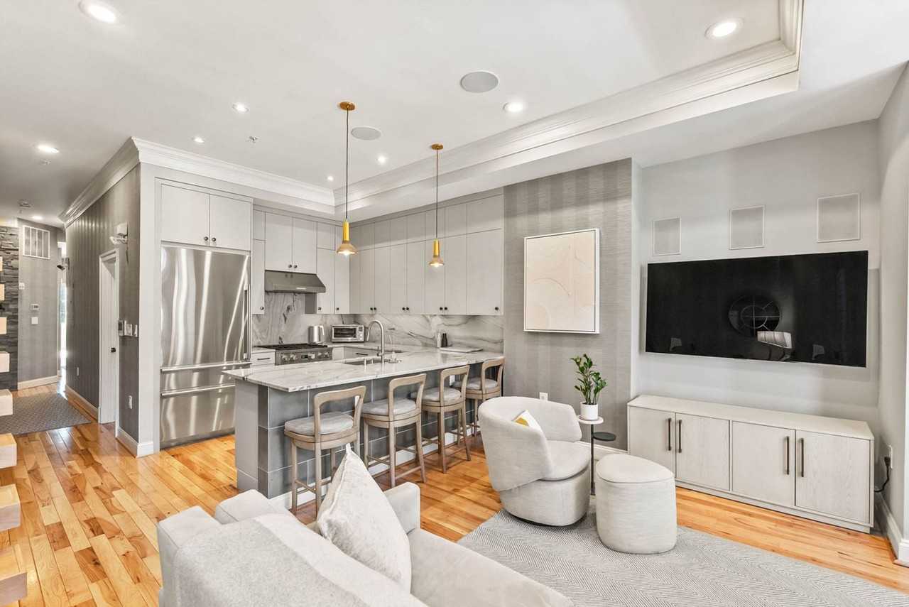 1224 R St Nw #2 - Photo 6 of 42