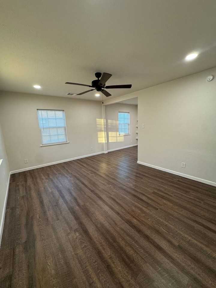 4427 Bowie St - Photo 3 of 19