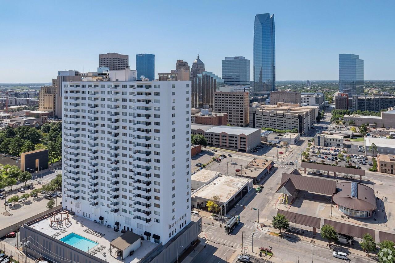 The Regency Apartments - Photo 4 of 49