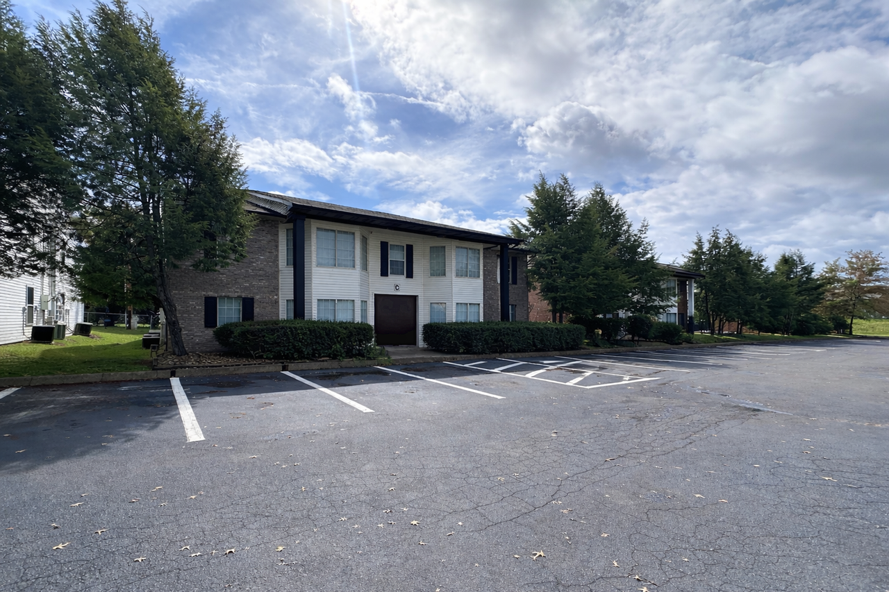 Park Place West and Park Place South Apartments - Photo 4 of 11