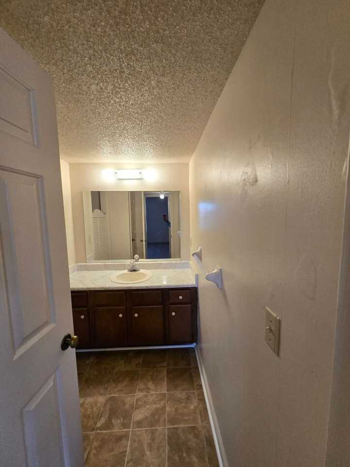 Tusculum Square Apartments and Townhomes - Photo 6 of 19