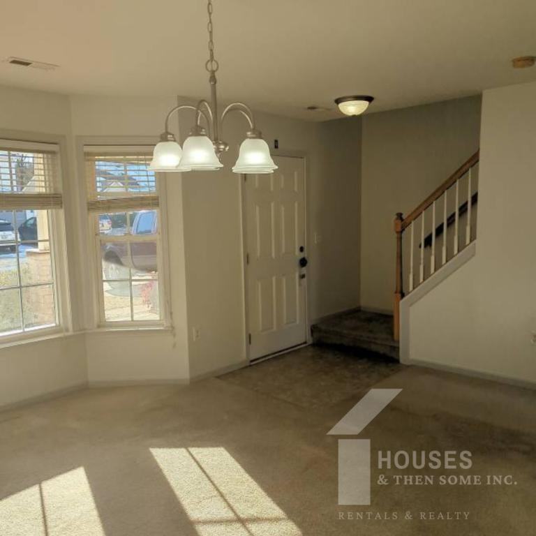18 Whitethorn Ln - Photo 2 of 22