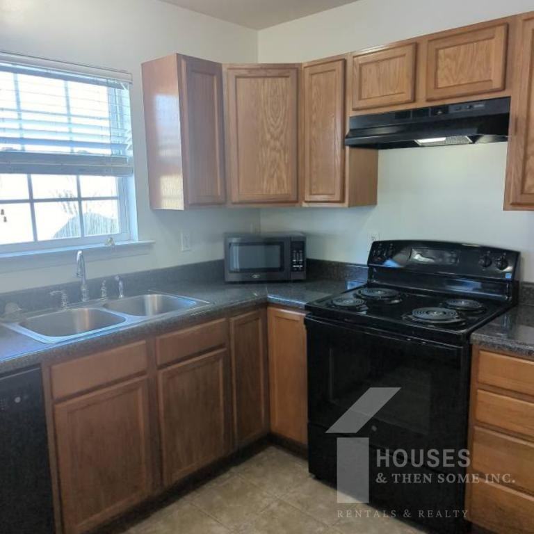 18 Whitethorn Ln - Photo 4 of 22