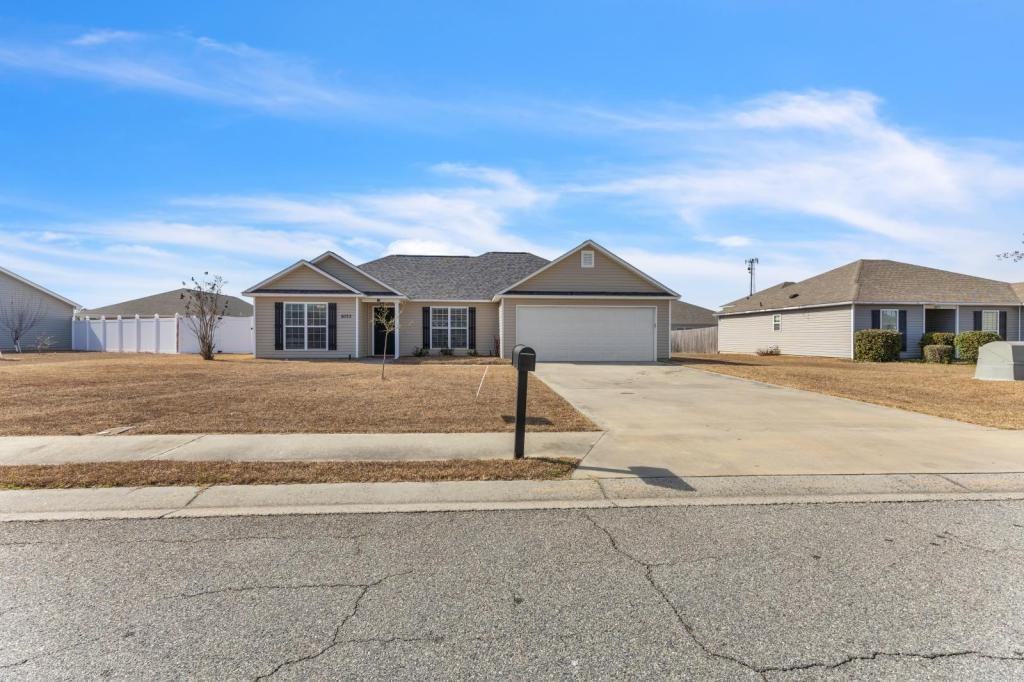 5073 Branch Point Dr - Photo 2 of 43