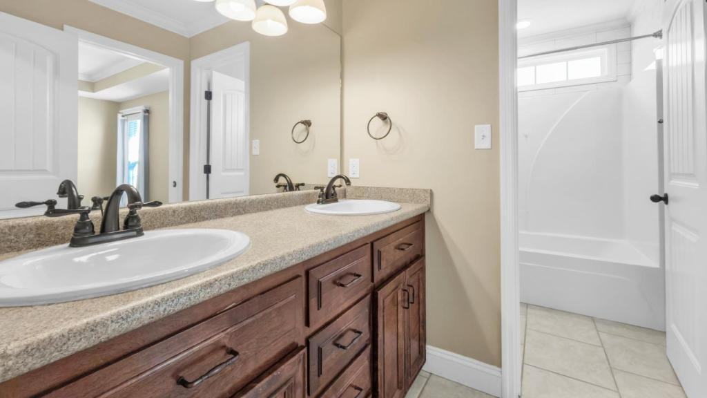 5073 Branch Point Dr - Photo 6 of 43