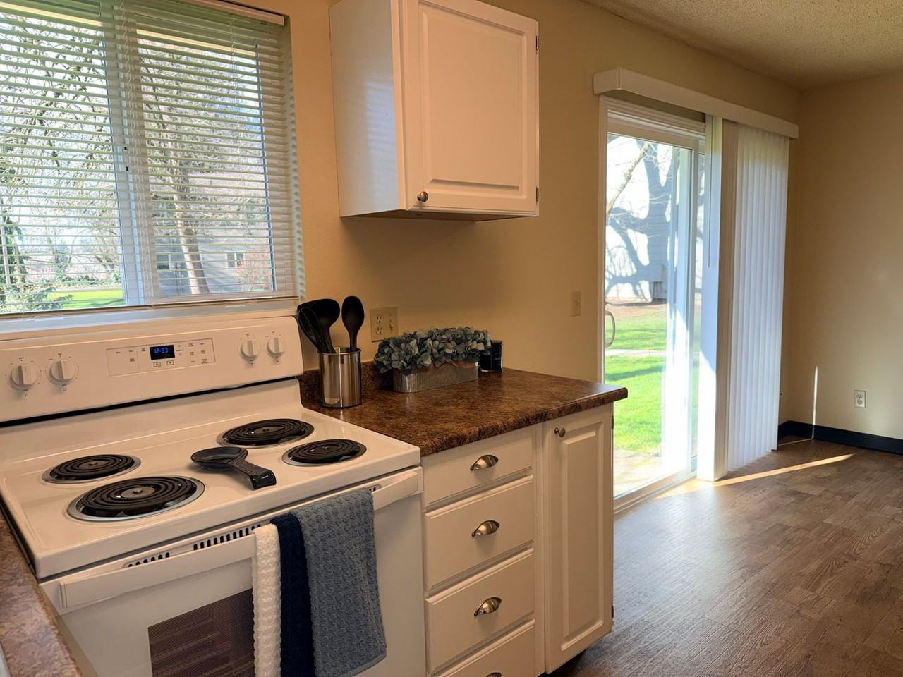 Timber Grove at Mt. Scott - Photo 3 of 50