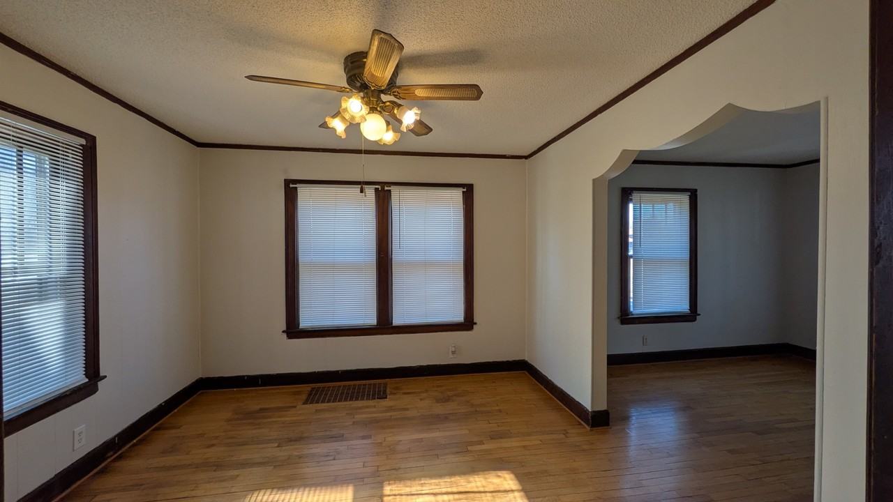 1109 Sw 19th St - Photo 2 of 20