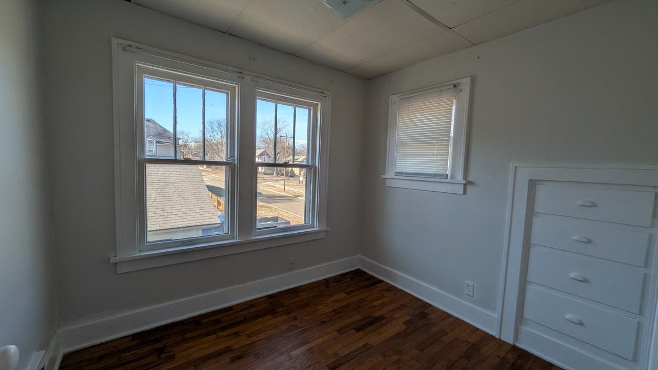 1109 Sw 19th St - Photo 3 of 20