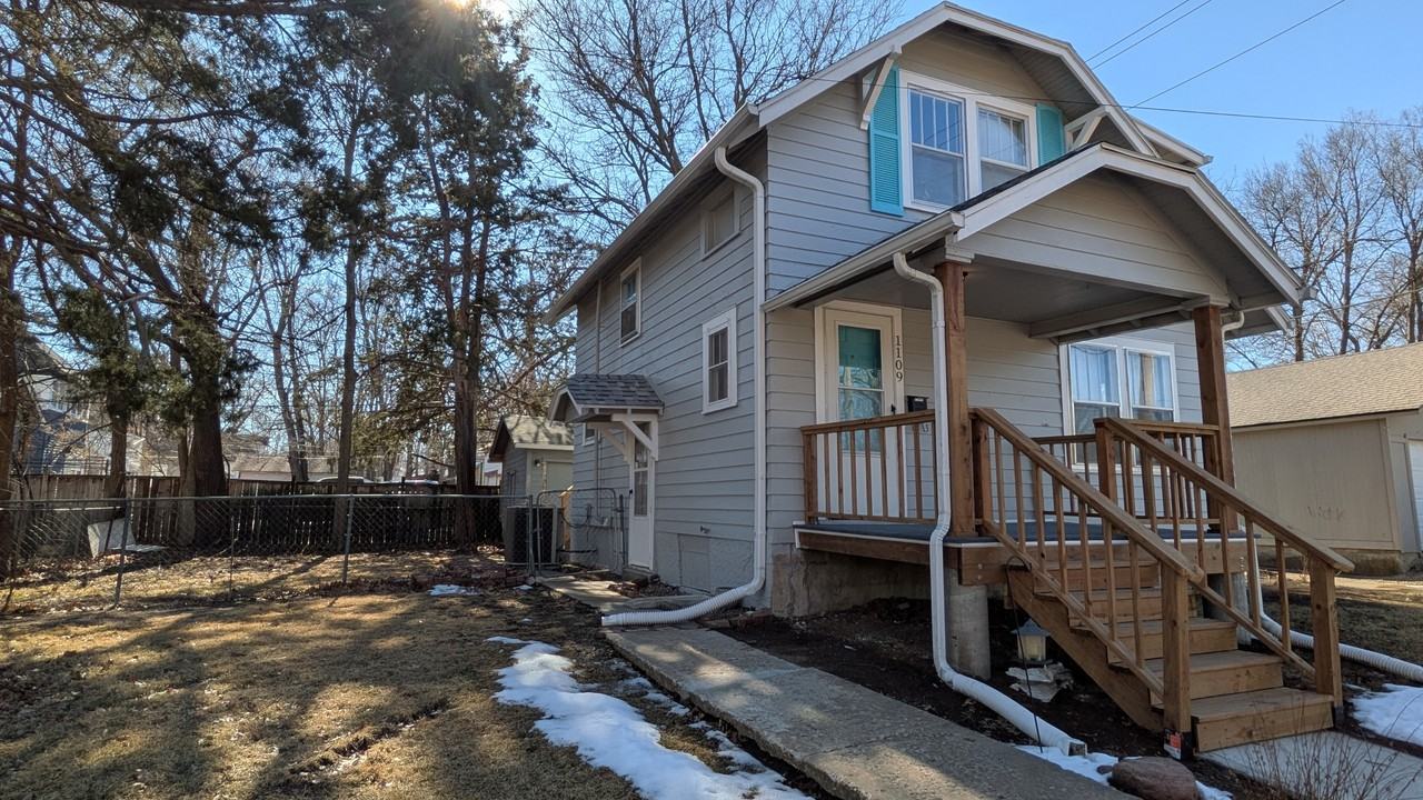 1109 Sw 19th St - Photo 7 of 20