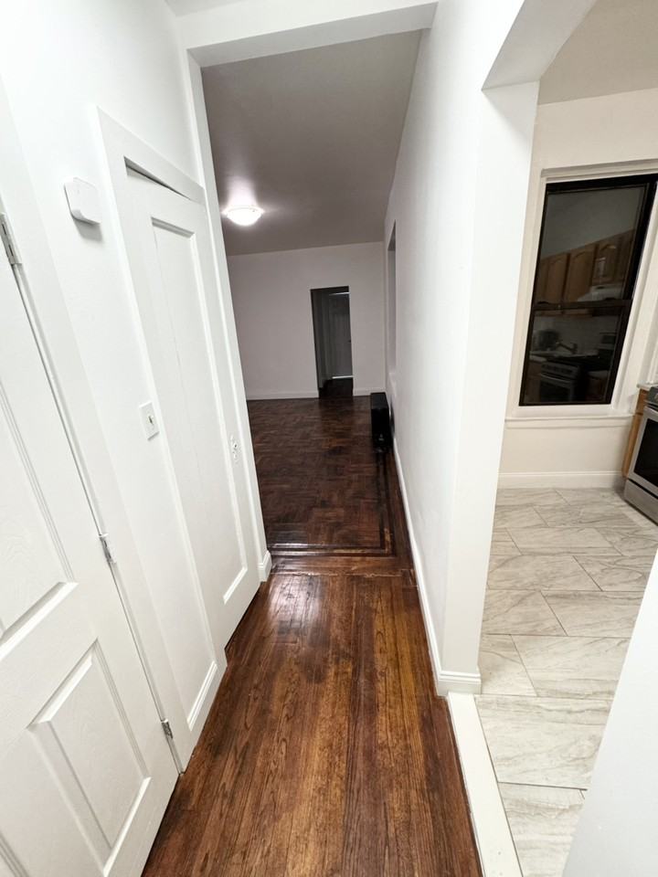 1721 Hobart Ave - Photo 7 of 15