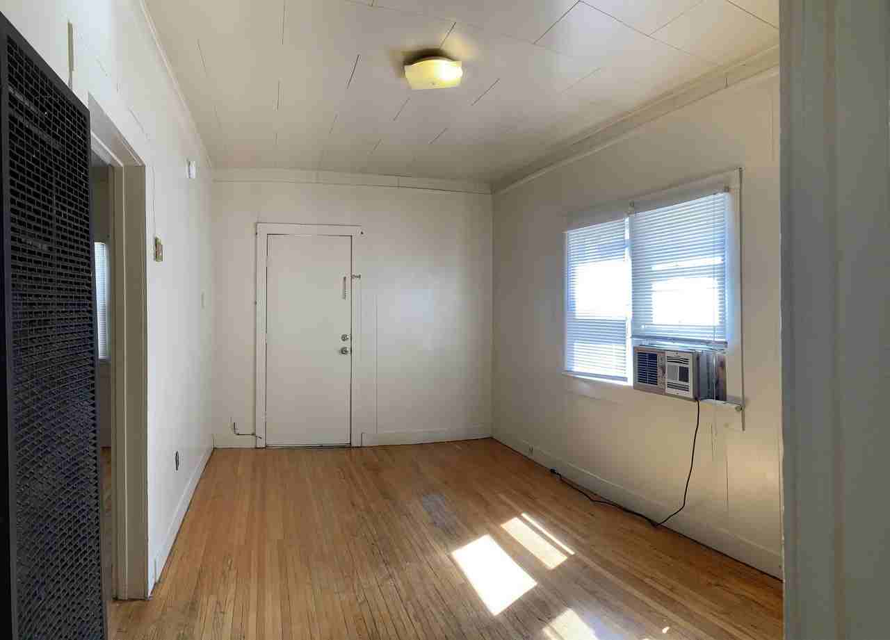 916 Axtell St #C - Photo 4 of 9