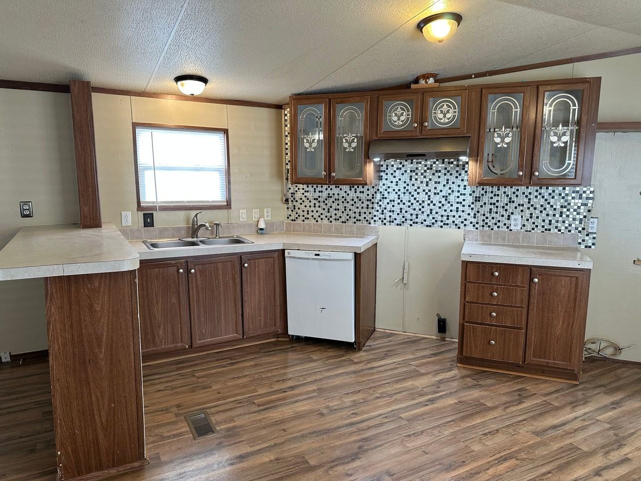 Salem Estates - Photo 3 of 29