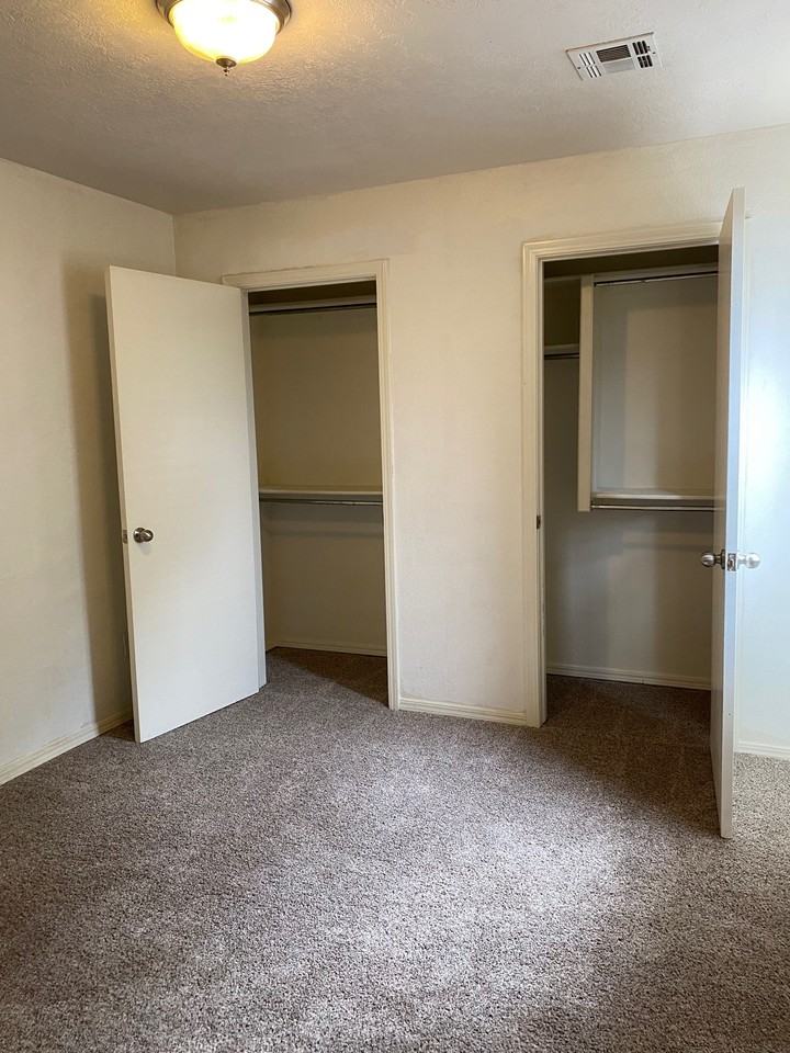 12303 Sw 14th St - Photo 7 of 24