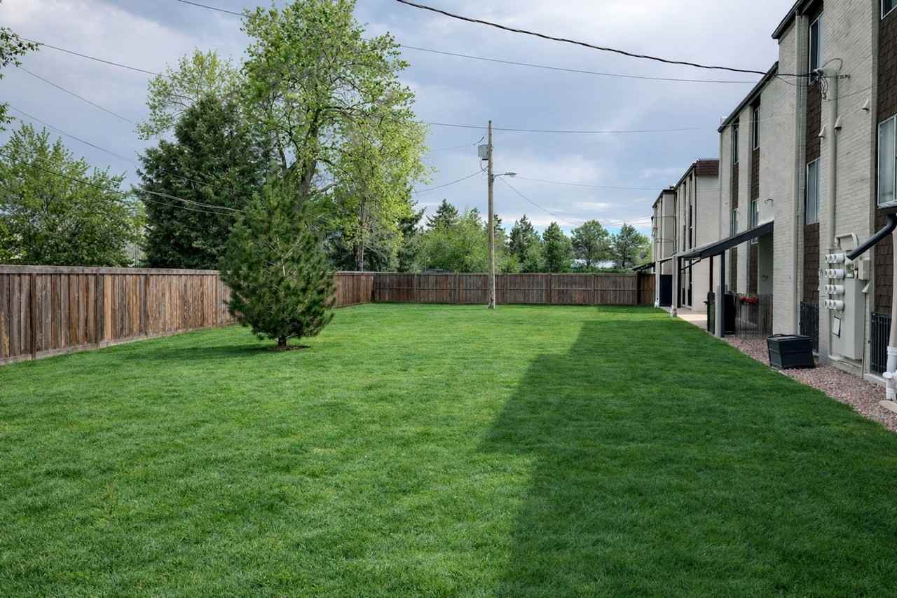 Caravelle Apartments - Photo 3 of 35