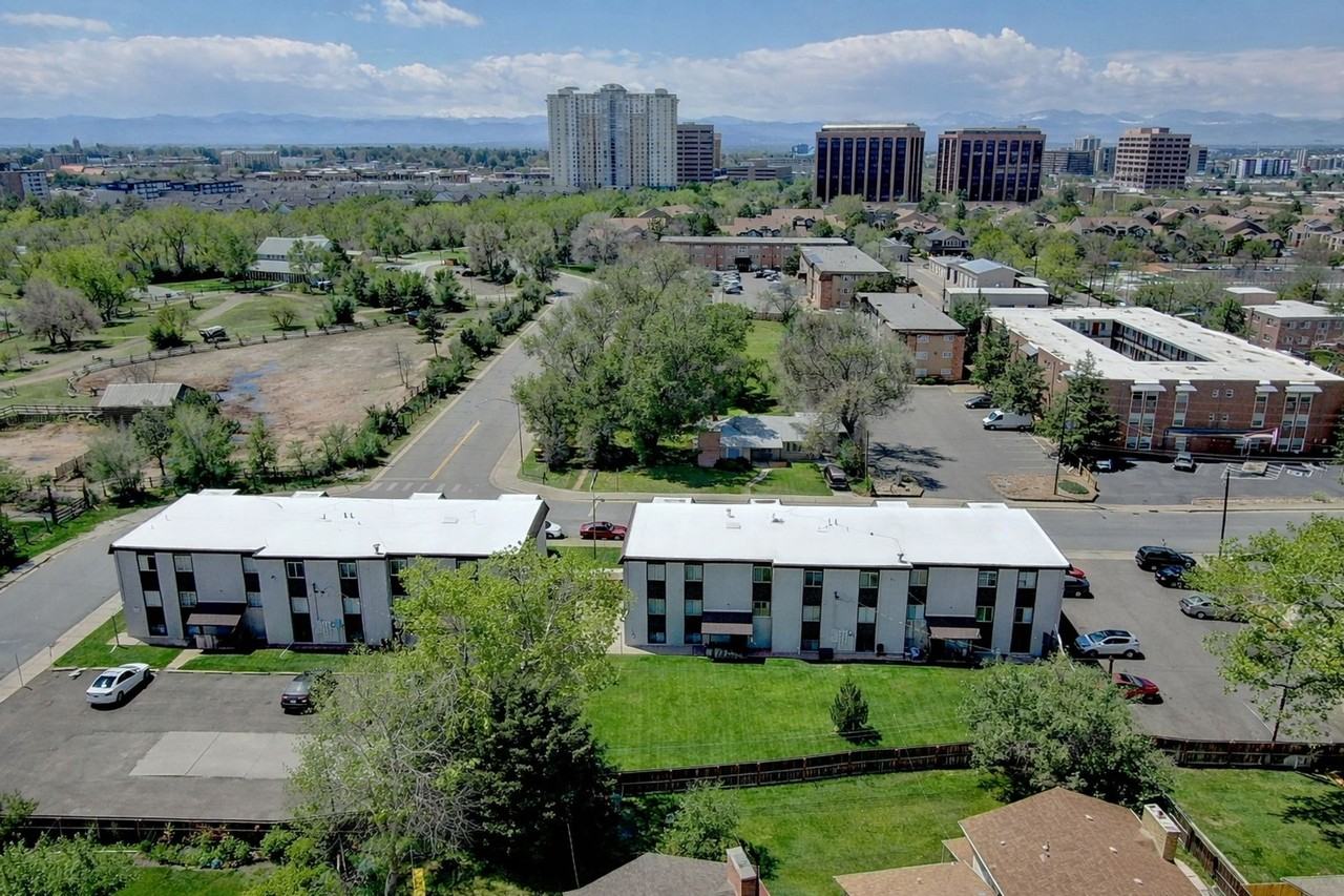 Caravelle Apartments - Photo 6 of 35