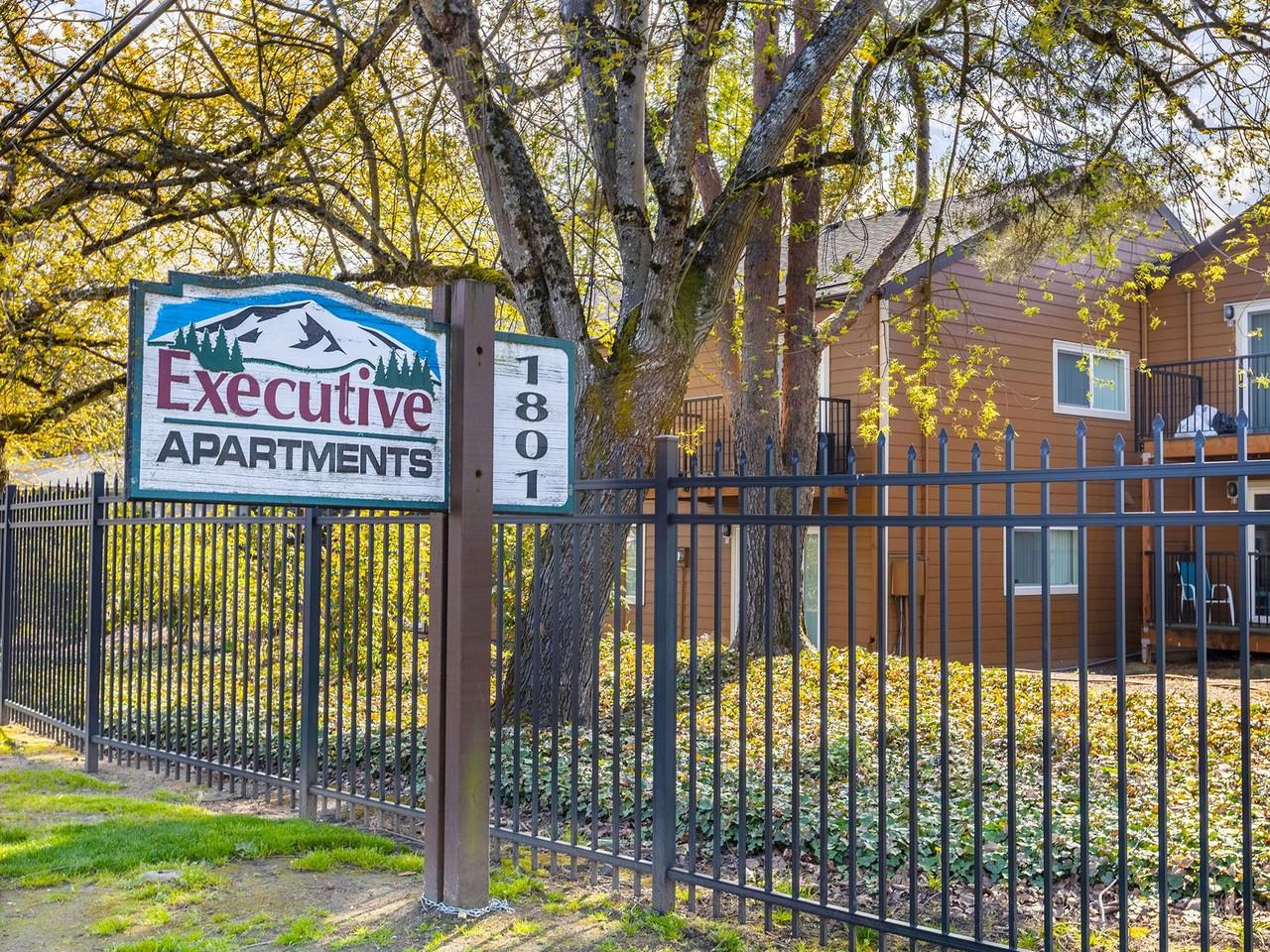 1801 NE 162nd Ave - Photo 2 of 22