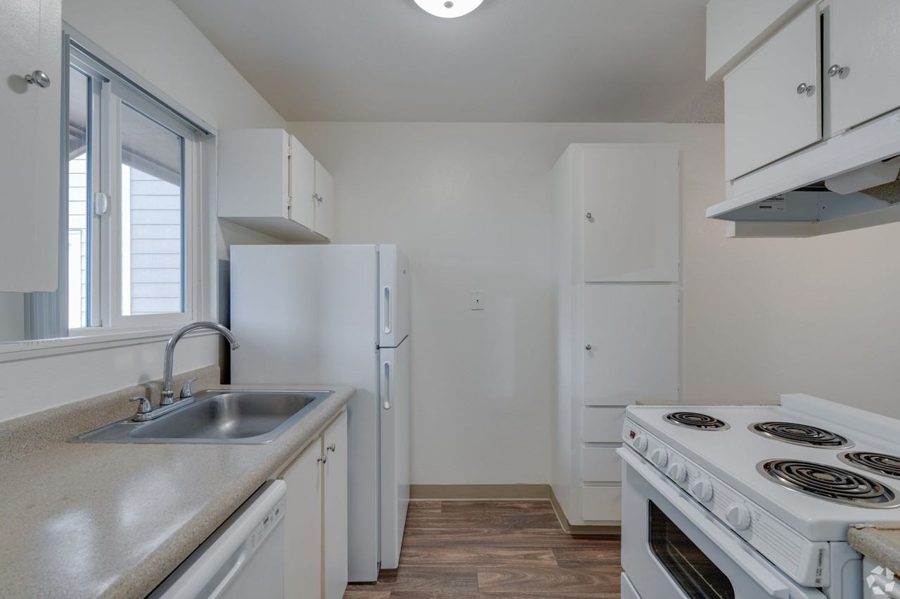 1801 NE 162nd Ave - Photo 3 of 22