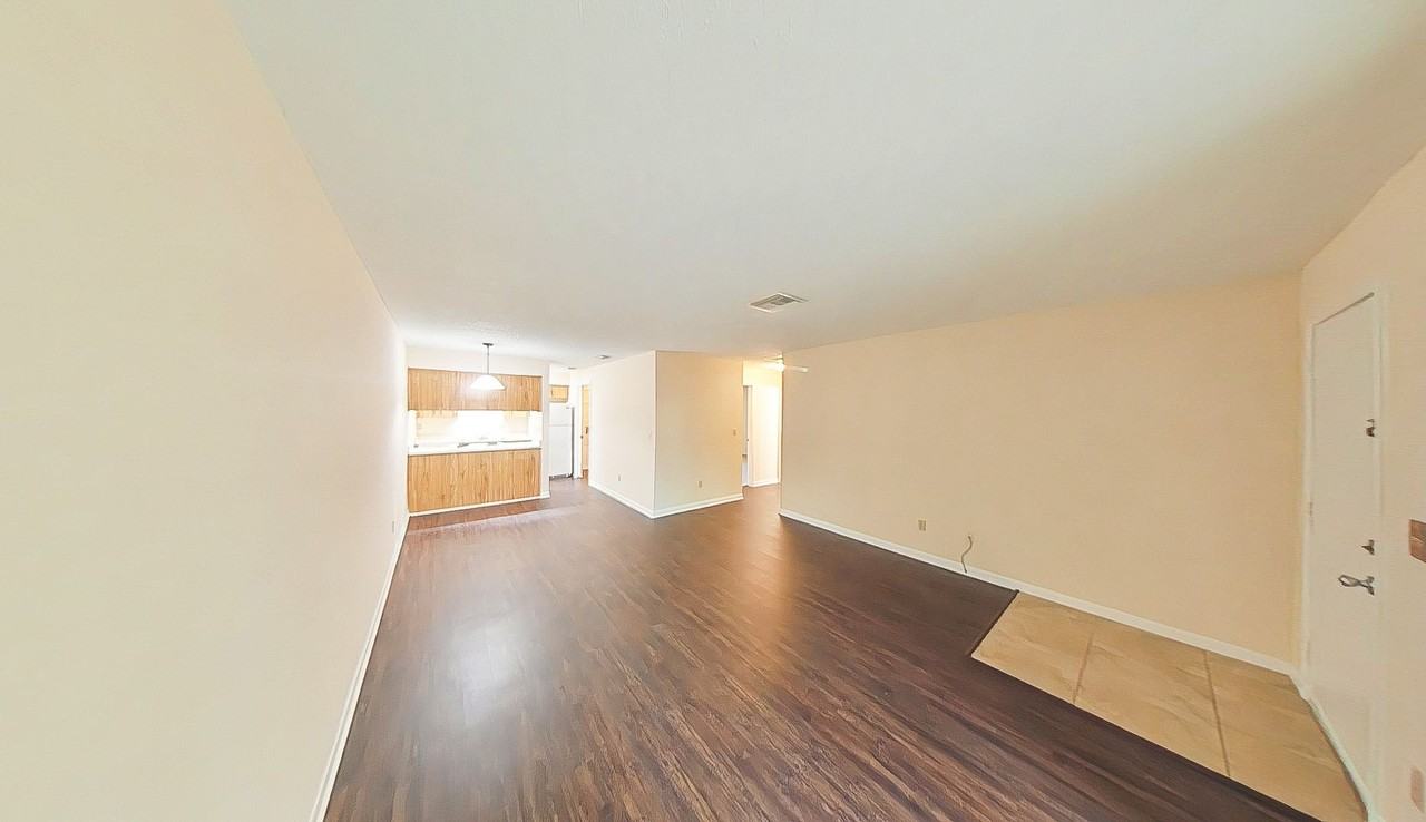 720 Ne 30th Ave #P - Photo 2 of 7