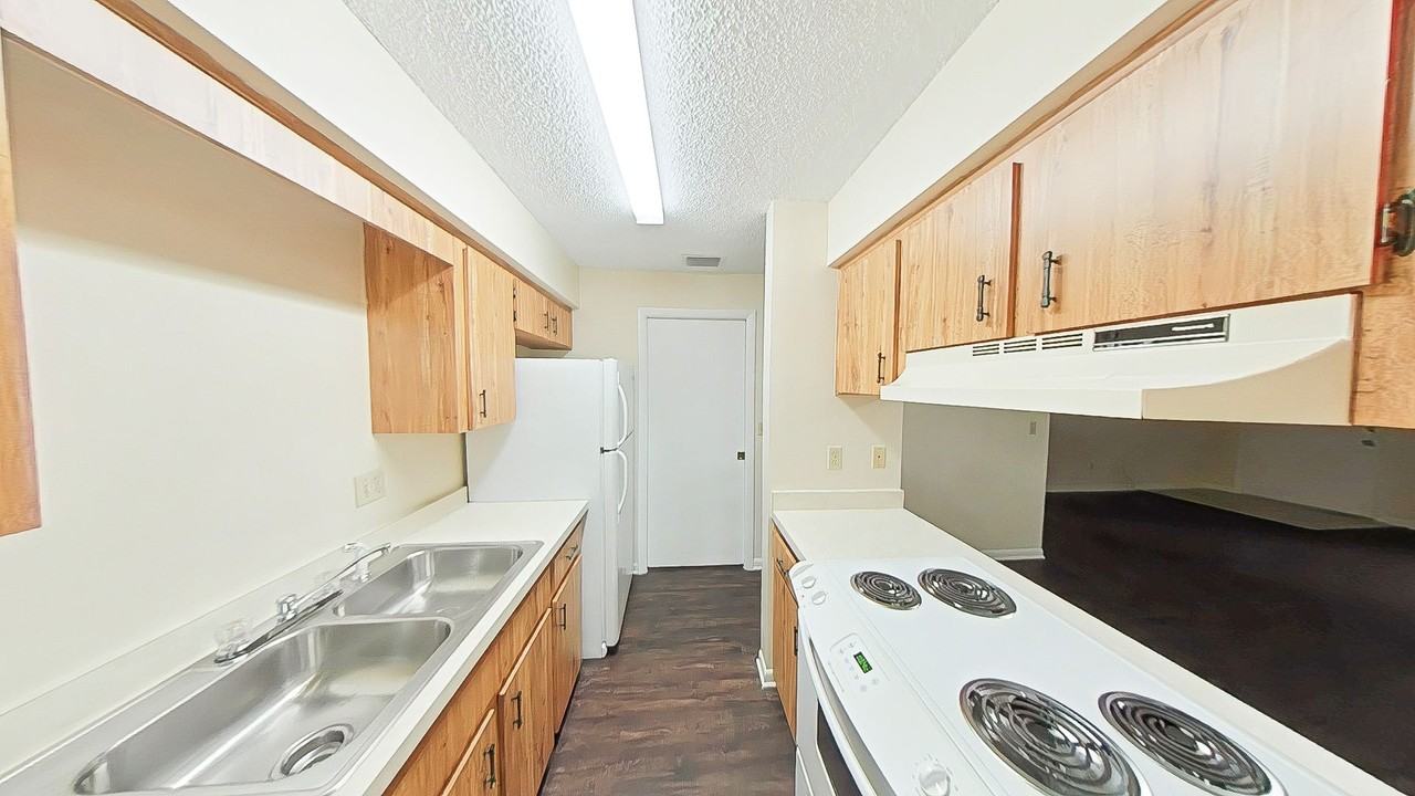 720 Ne 30th Ave #P - Photo 3 of 7