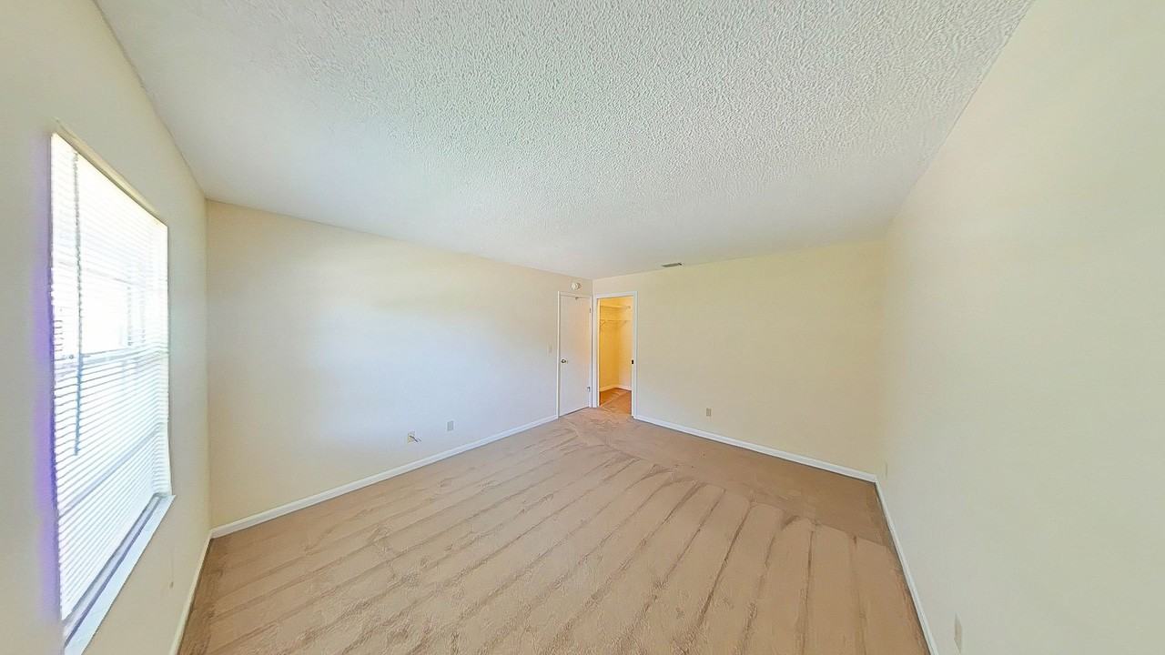 720 Ne 30th Ave #P - Photo 5 of 7